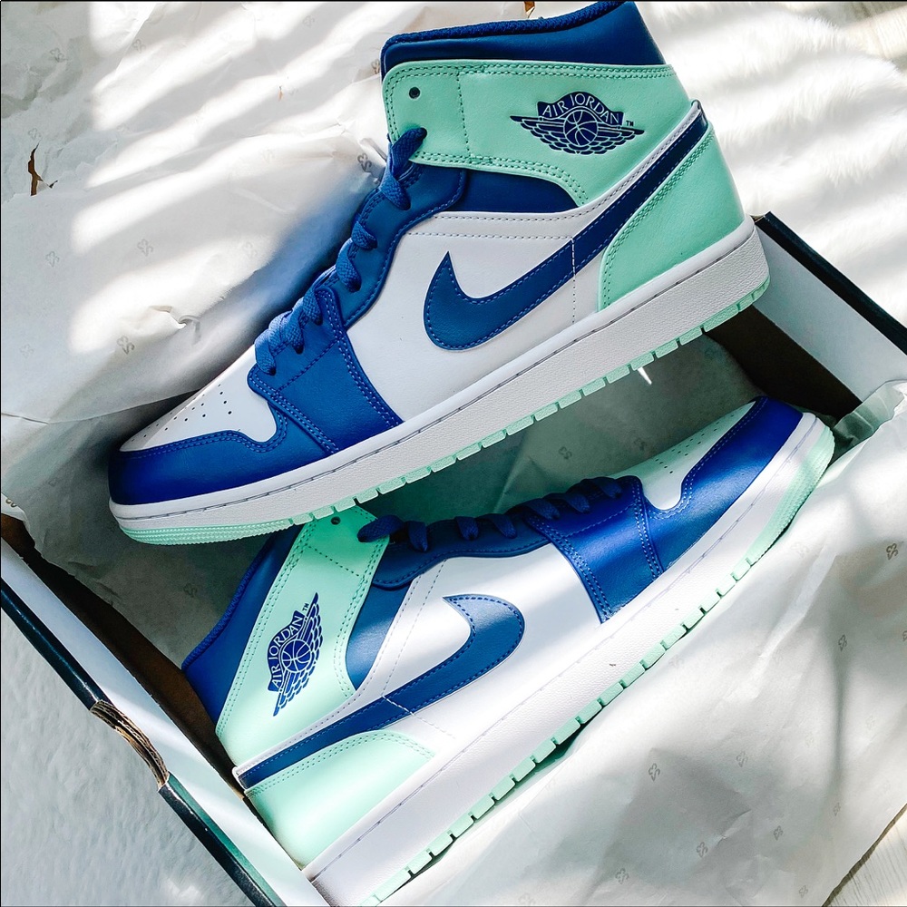 Nike air jordan 1 mid sneakers